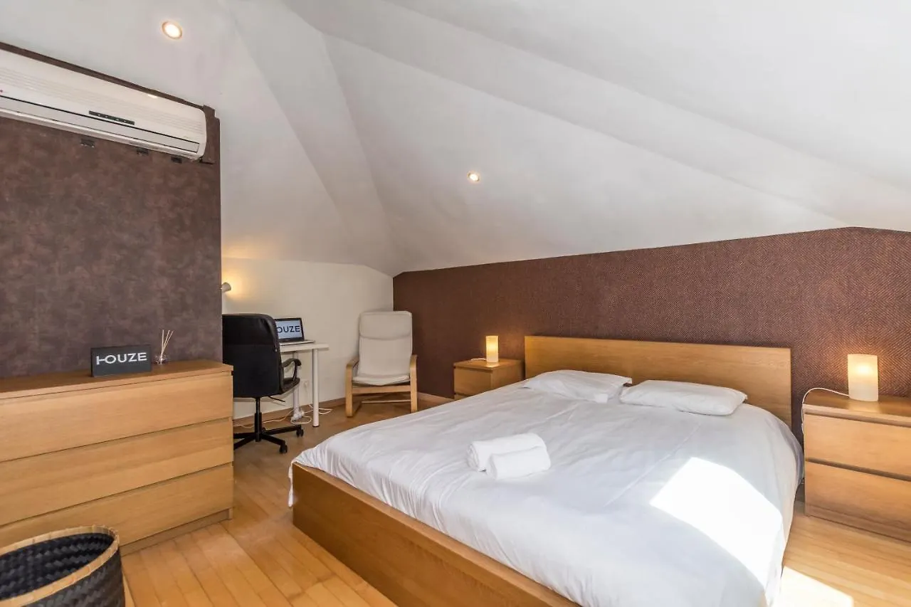 Houze_City Center, 5 Rooms Flat W/ Sunny Terrace Lisboa Daire